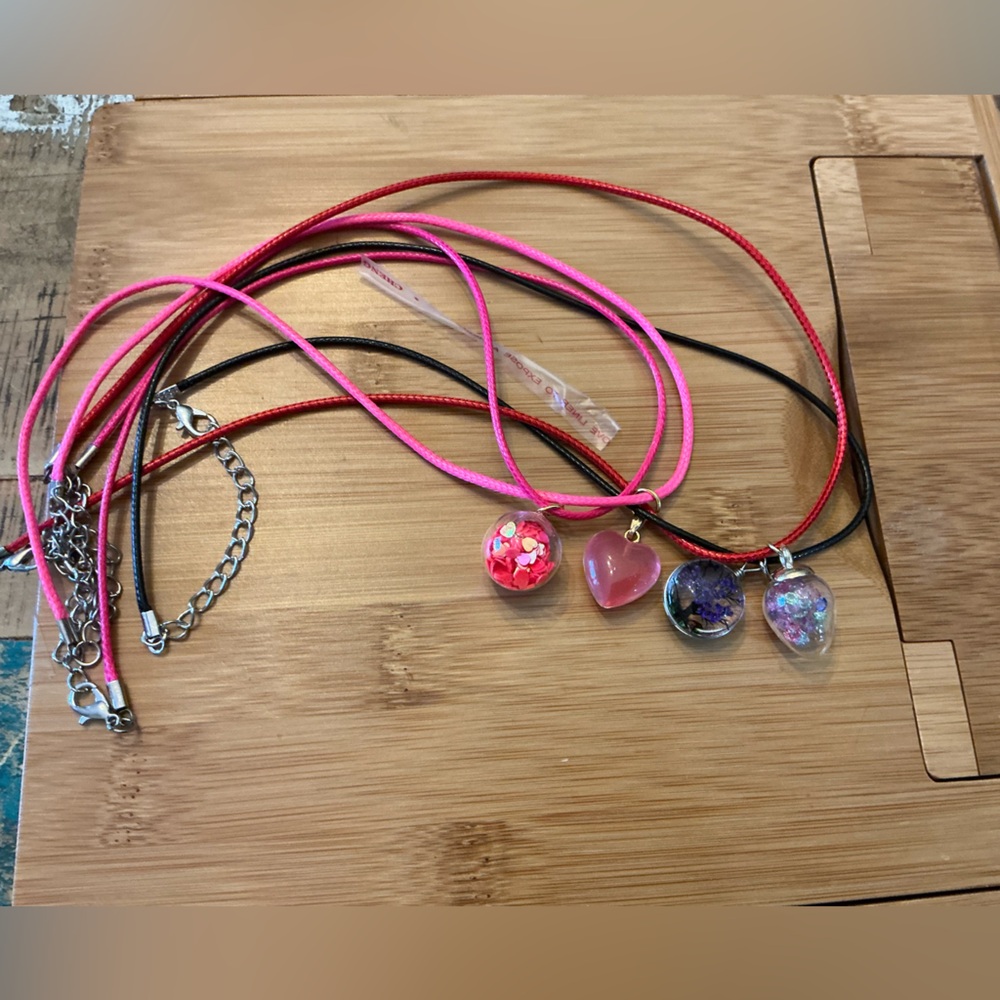 Set of 4 Pendant Necklace